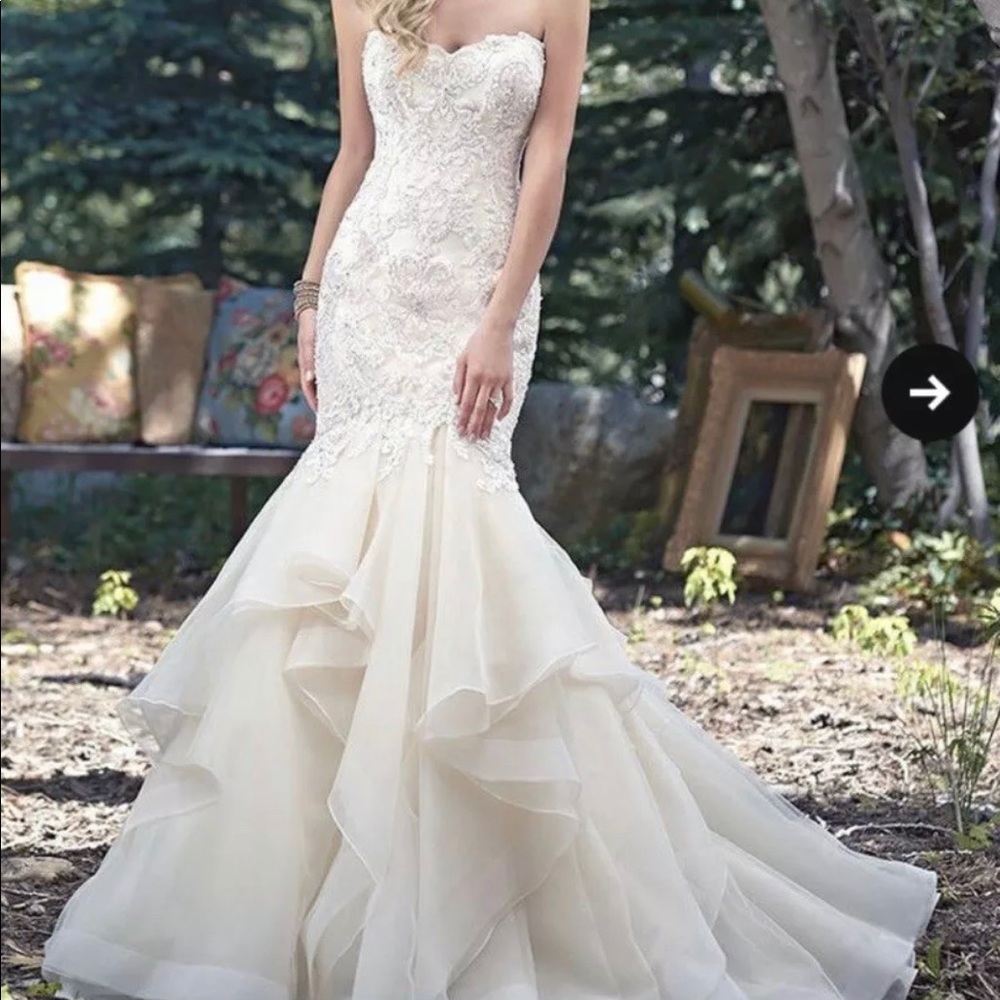 New! Maggie Sottero Couture Wedding Gown Ivory